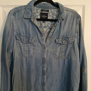 American Eagle Chambray Button Up Shirt